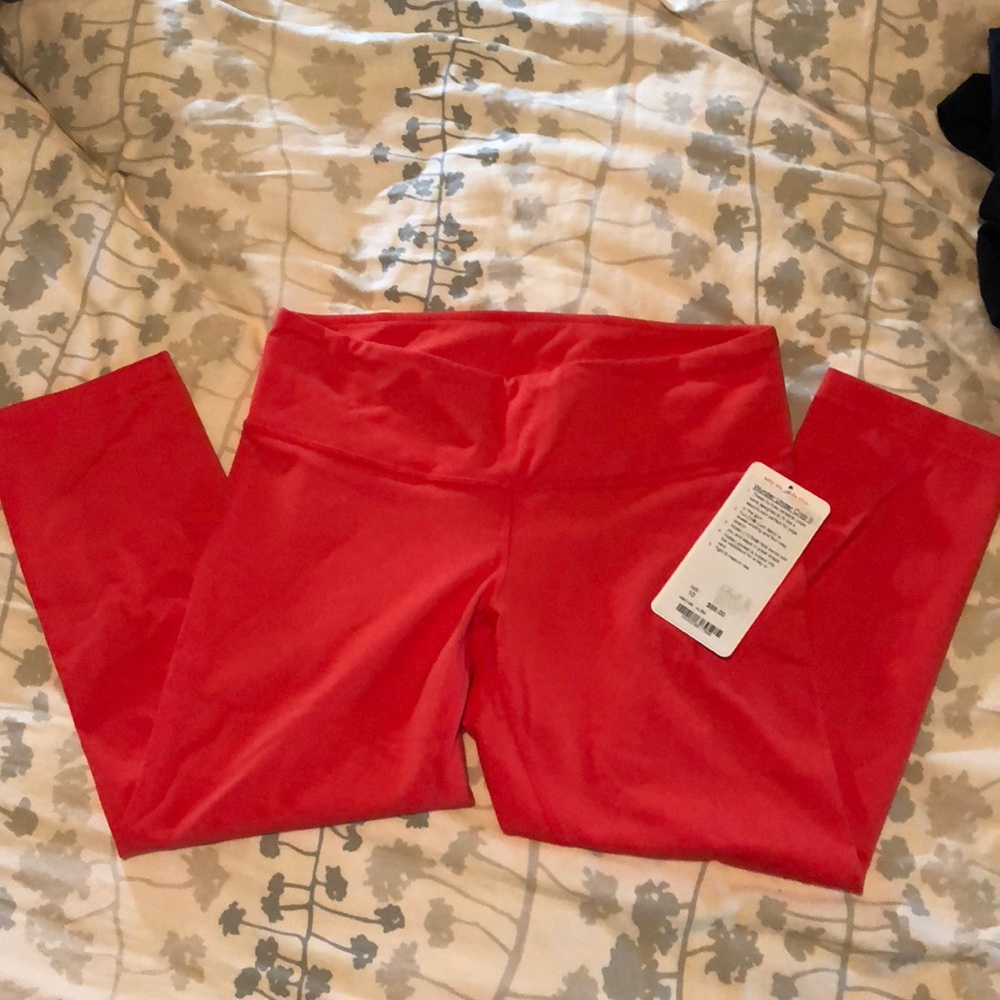 Lululemon’s Wunder Under Crop II